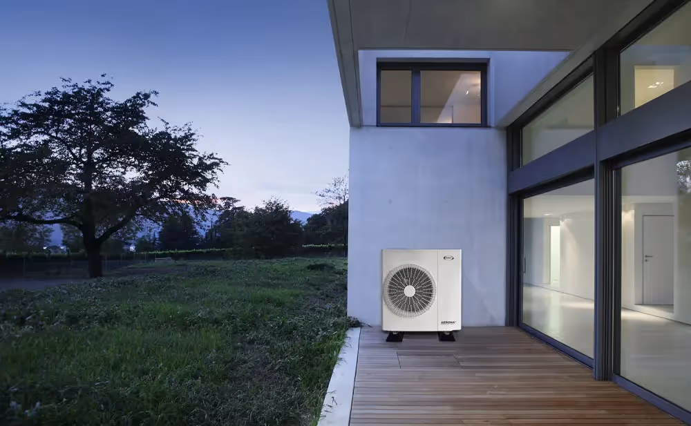 Grant Aerona R32 heat pump outside a modern home