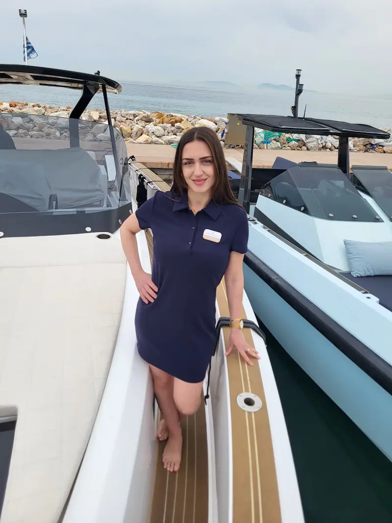 private boat tours and sustainable private cruises Athens, Aegina, Moni, Hydra, Poros, Kea, all inclusive, skipper and crew, powerboat