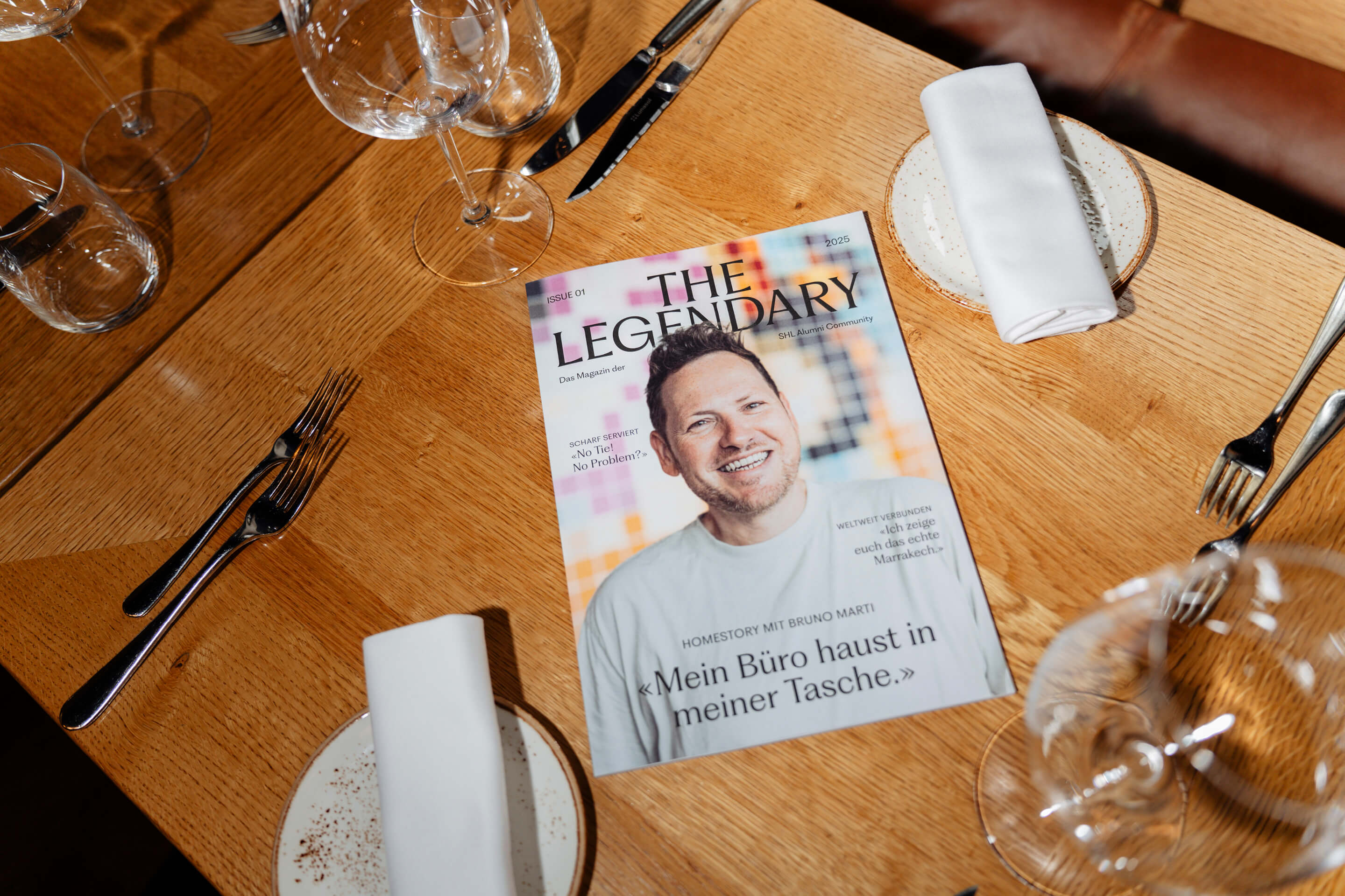 Konzeption und Gestaltung des Alumni Community Magazins für die Schweizerische Hotelfachschule Luzern.