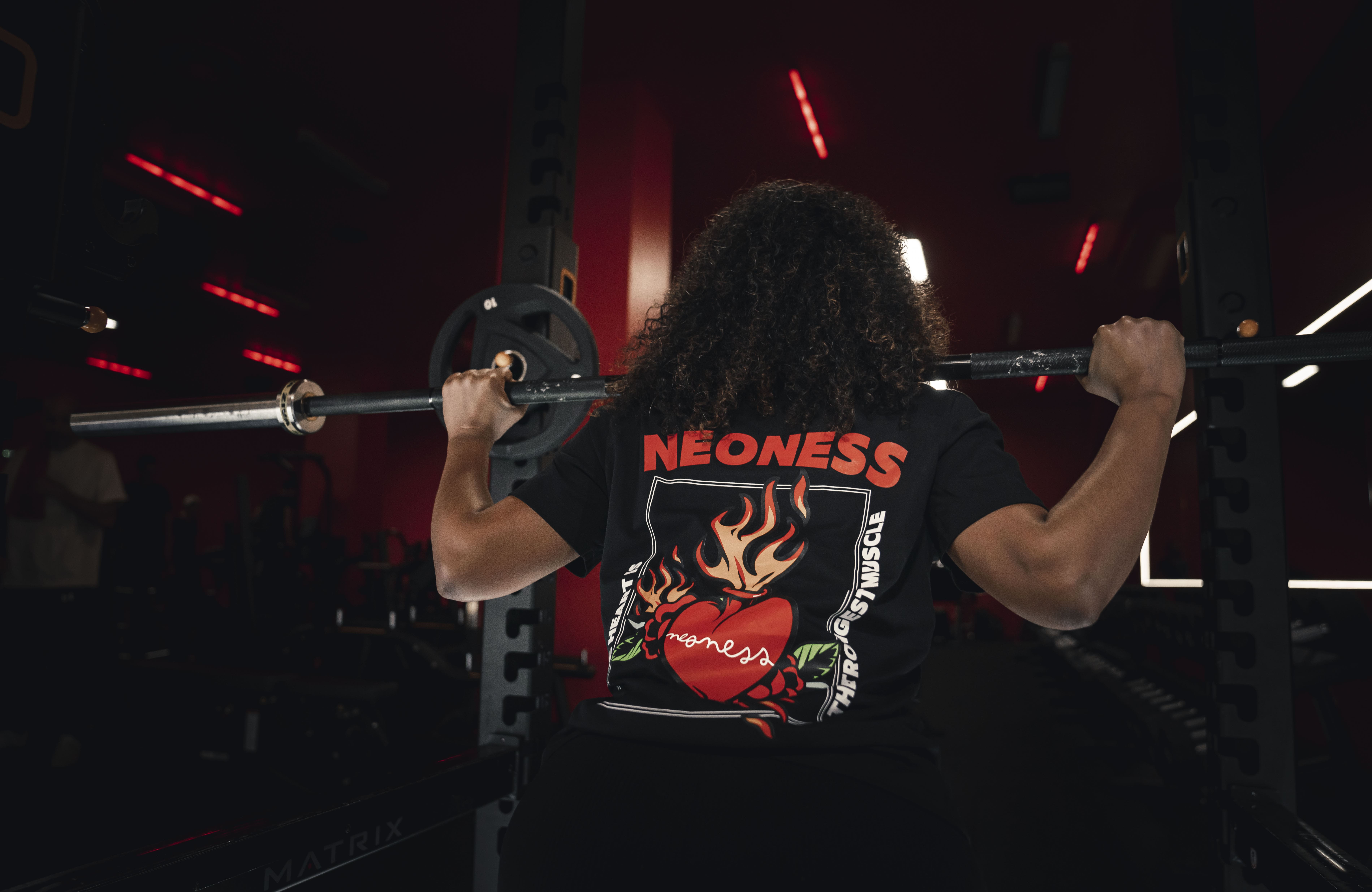 NEONESS TSHIRT THE STRONGEST MUSCLE
