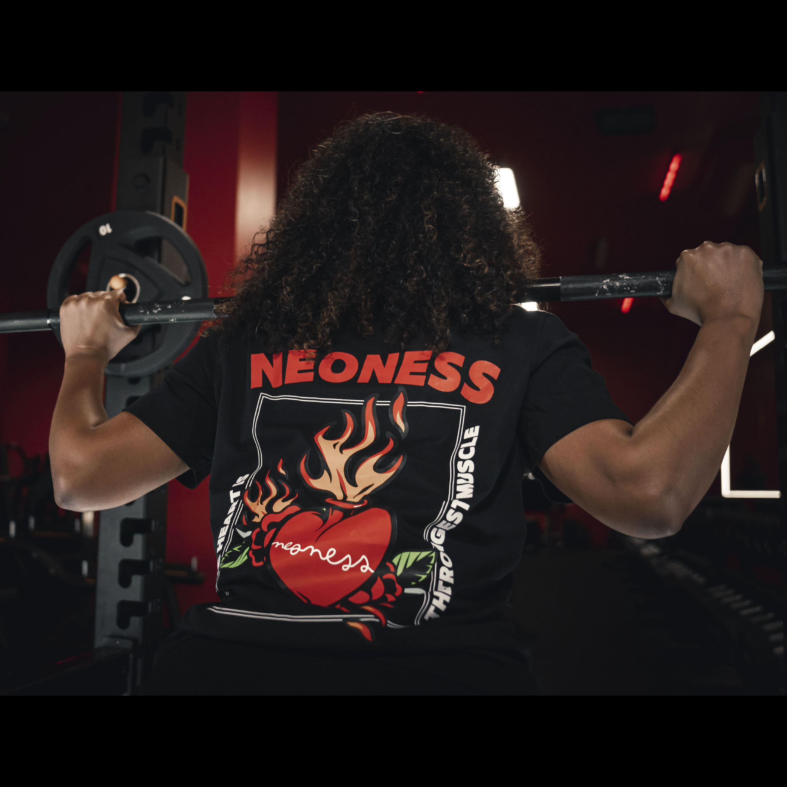 NEONESS TSHIRT THE STRONGEST MUSCLE