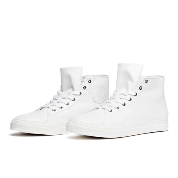 BASKETS EN CUIR