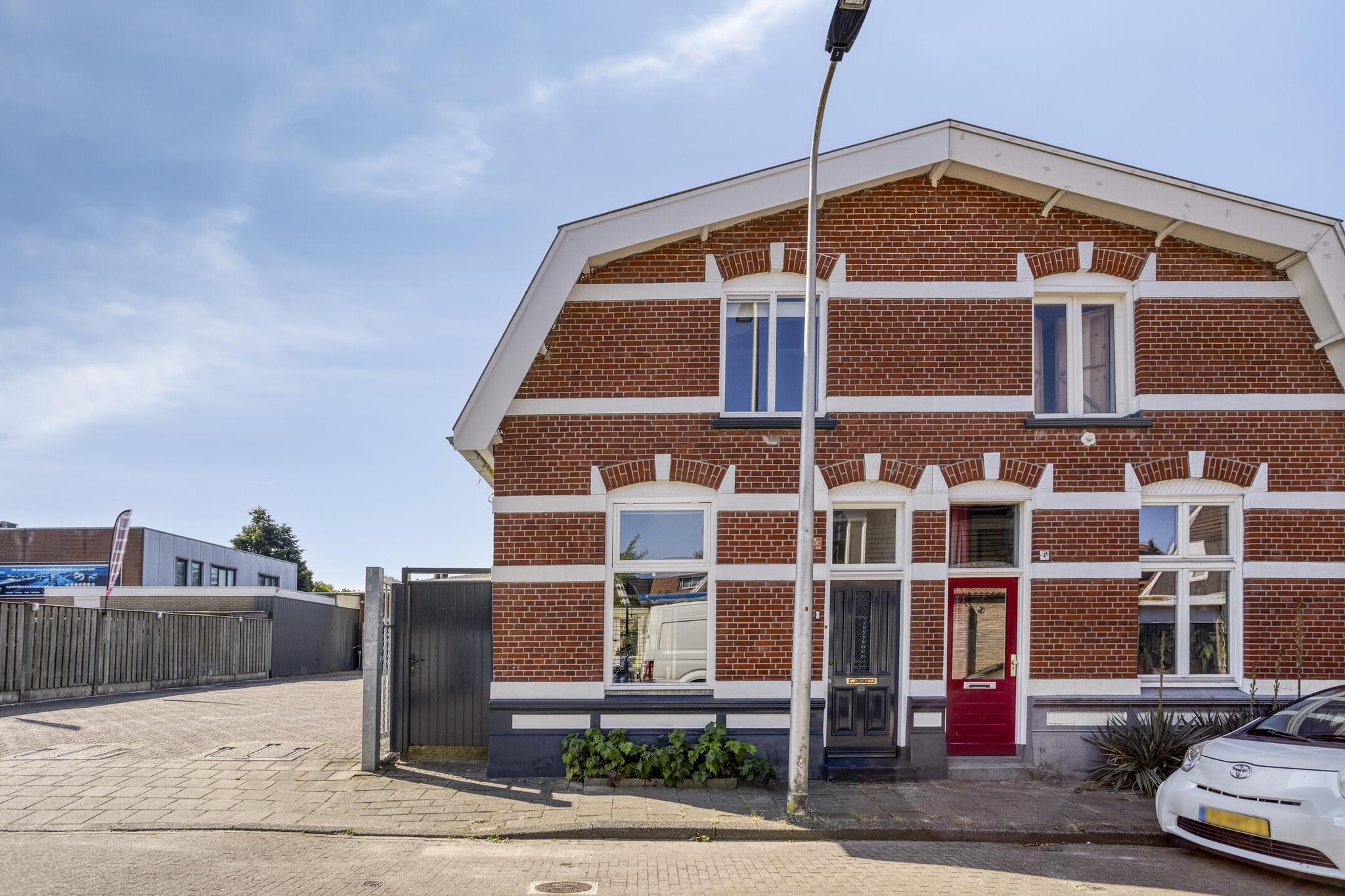 Esstraat 8