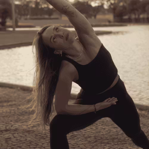 Professeur de Yoga, Pilates, Fitness et Bien-être chez Yoze