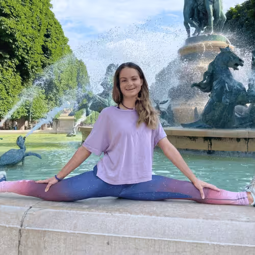 Professeur de Yoga, Pilates, Fitness et Bien-être chez Yoze