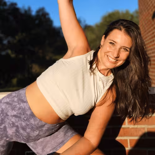 Professeur de Yoga, Pilates, Fitness et Bien-être chez Yoze