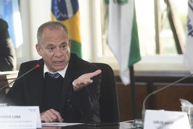 Fiep vai mobilizar setor produtivo paranaense em projeto para redução do Custo Brasil
