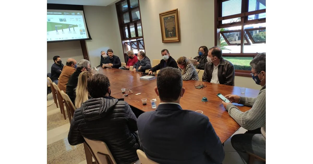 Sinduscon, entidades londrinenses e deputados estaduais se reúnem e criam grupo para discutir Londrina e região