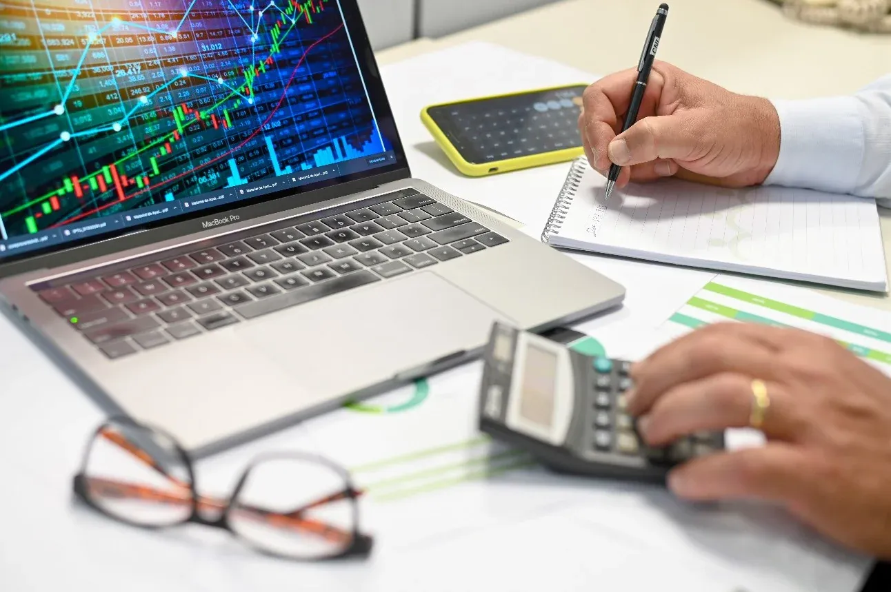 CNI revê para cima previsão do PIB: Brasil deve crescer 4,9% em 2021