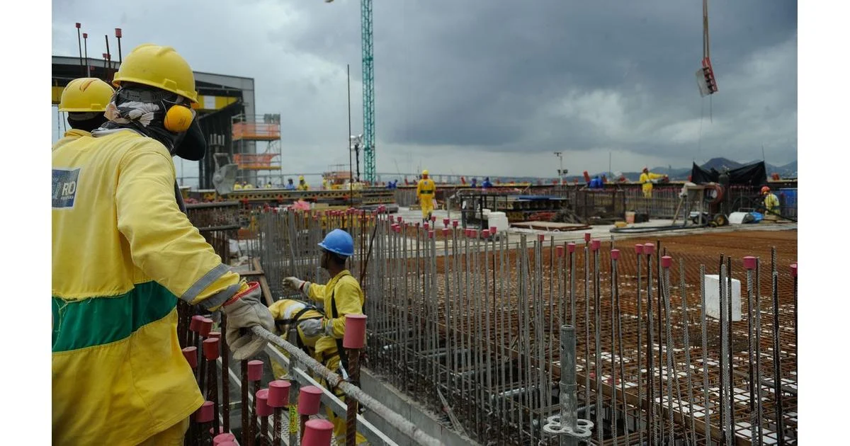 Confiança do empresário da construção tem primeira alta do ano