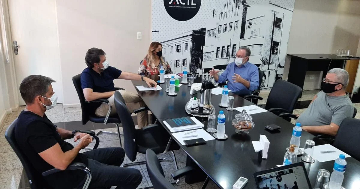 Lideranças reforçam ao Ministério a proposta do Contorno Leste