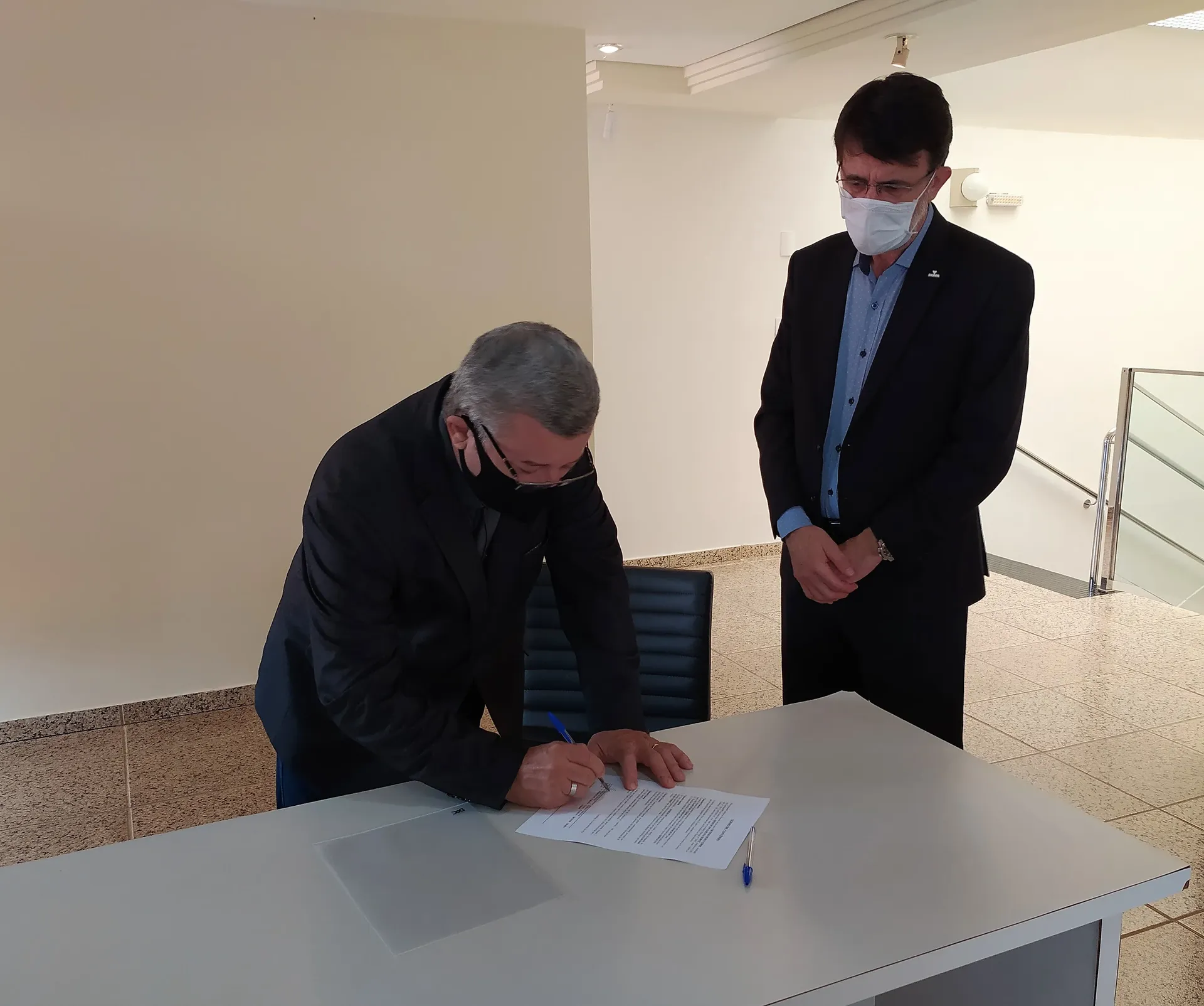 Sinduscon fecha convênio de R$ 50 milhões com Sicoob para fomentar mercado da construção civil