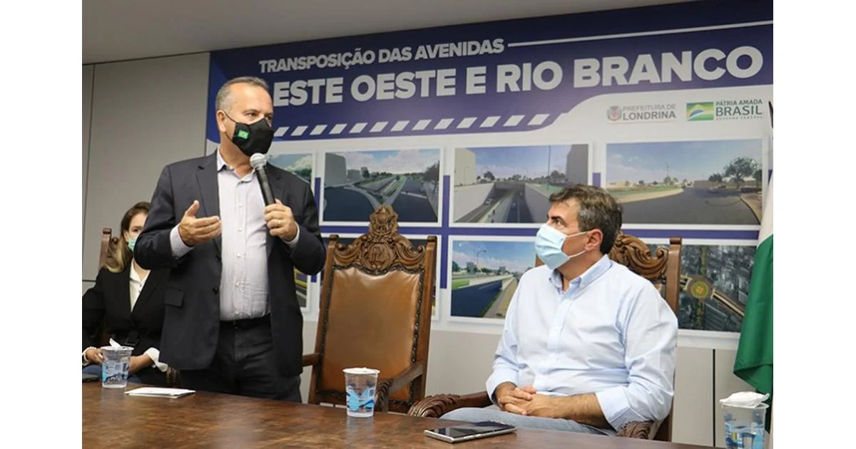 Ministro assina ordem de serviço para obra na avenida Rio Branco