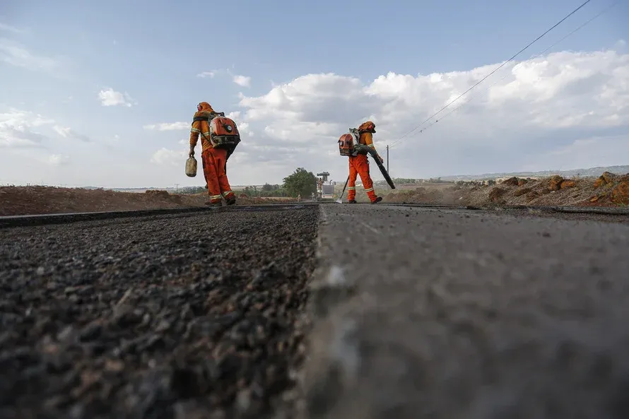 Governo do PR investe R$ 23,2 milhões em projetos para restaurar 260 km de rodovias