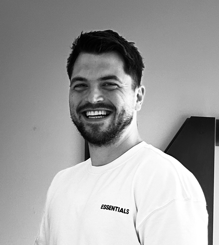 Dennis Van den Heuvel, Administratie