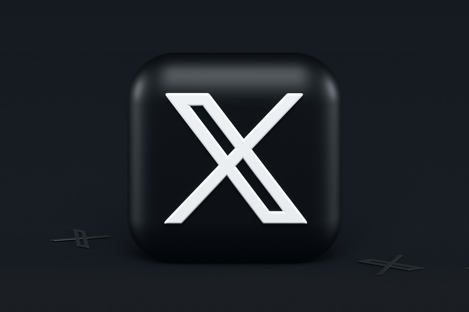 X (Twitter) app icon on a dark background illustrating Twitter header size and banner dimensions