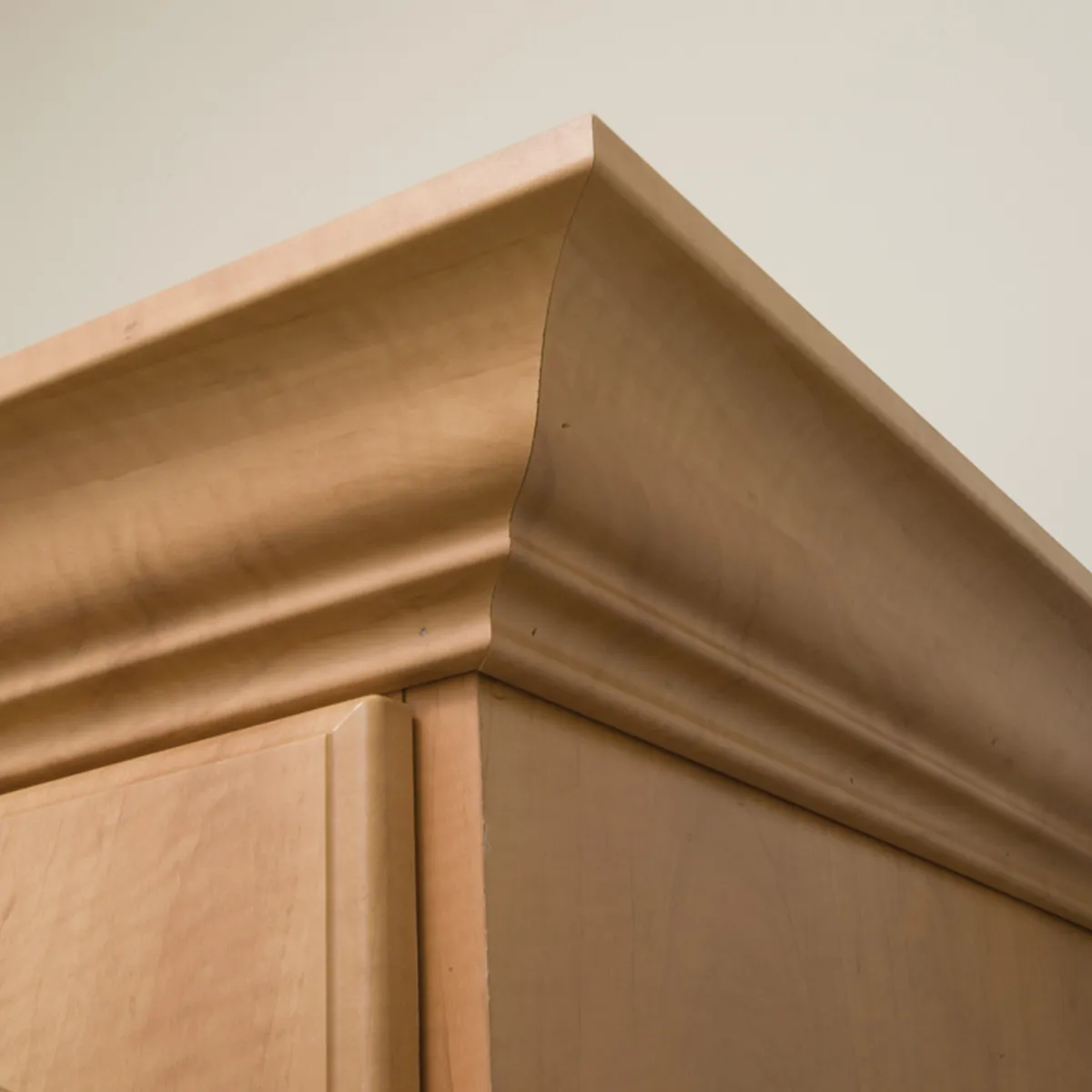 Deco Large Crown Molding - CRL #424