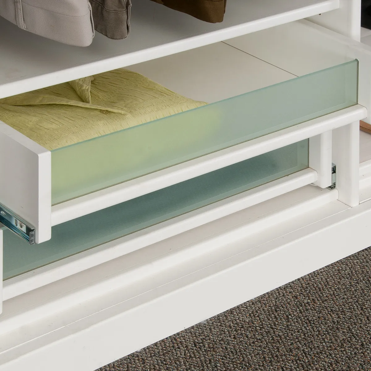 Pull-Out Tray with Face