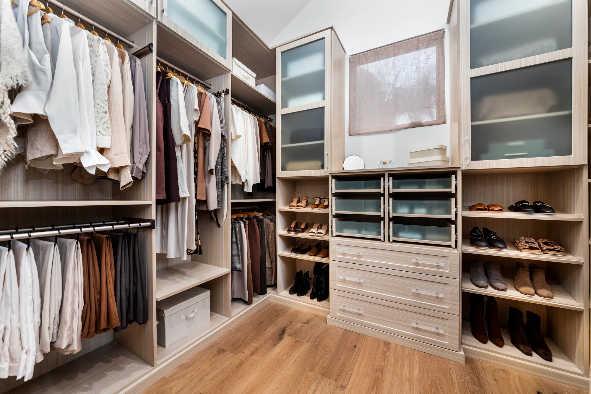 What Is Closetmaxxing? How to Do It in Any Closet