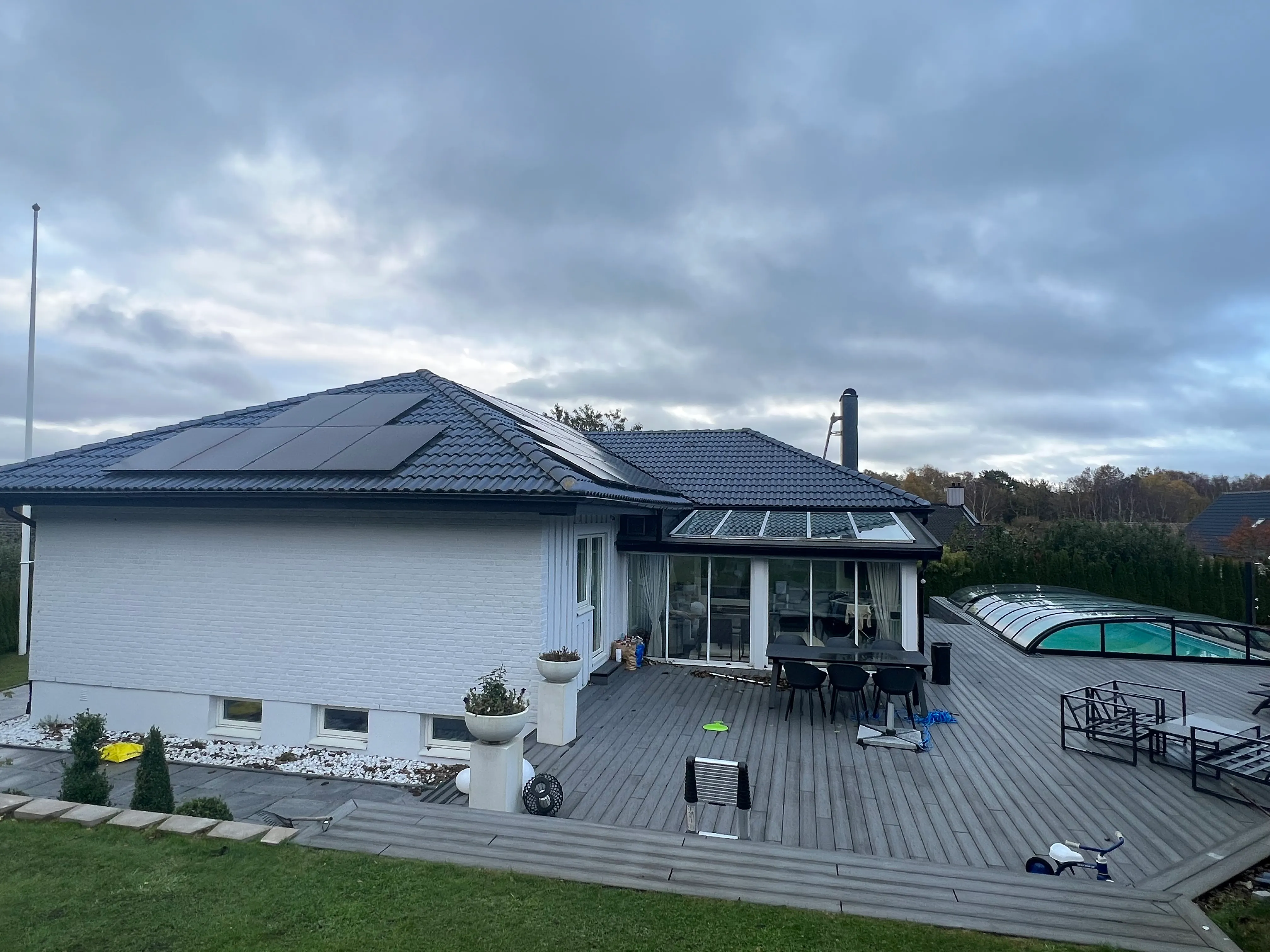 Professionell installation av laddbox i Göteborg för elbilsladdning i hemmet.