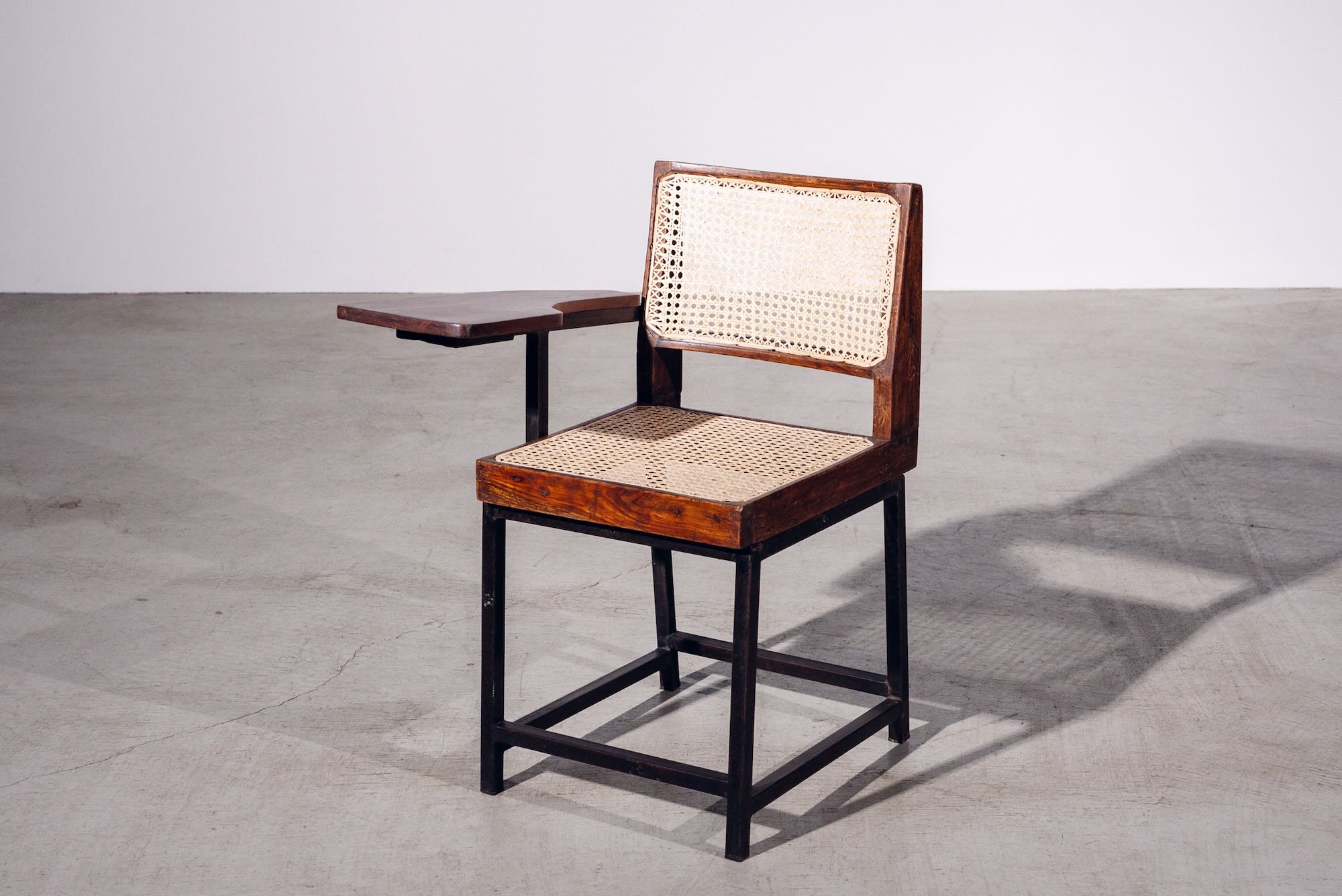 Table Chair With Iron Legs