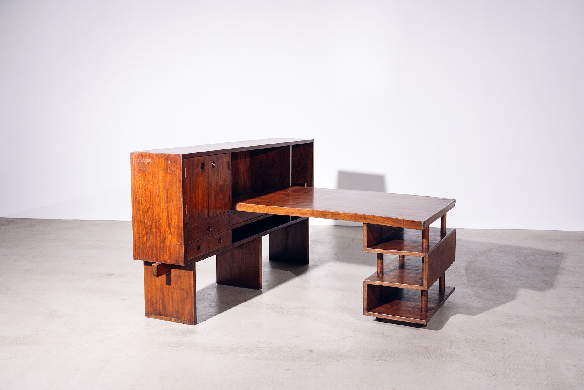 High court 3-Part Desk