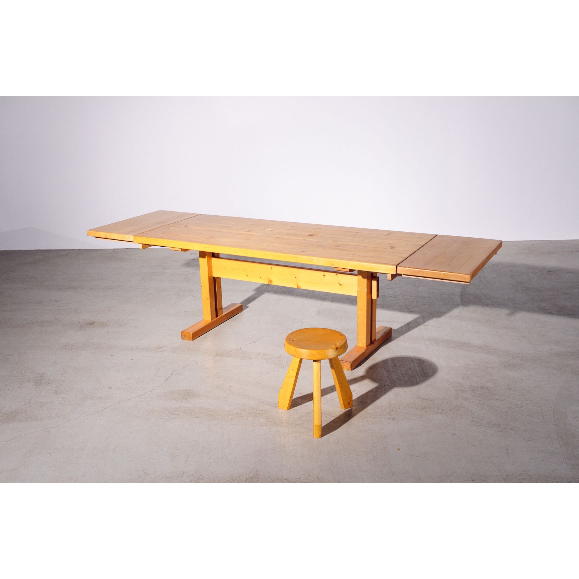 Extending Table For Les Arcs 1800