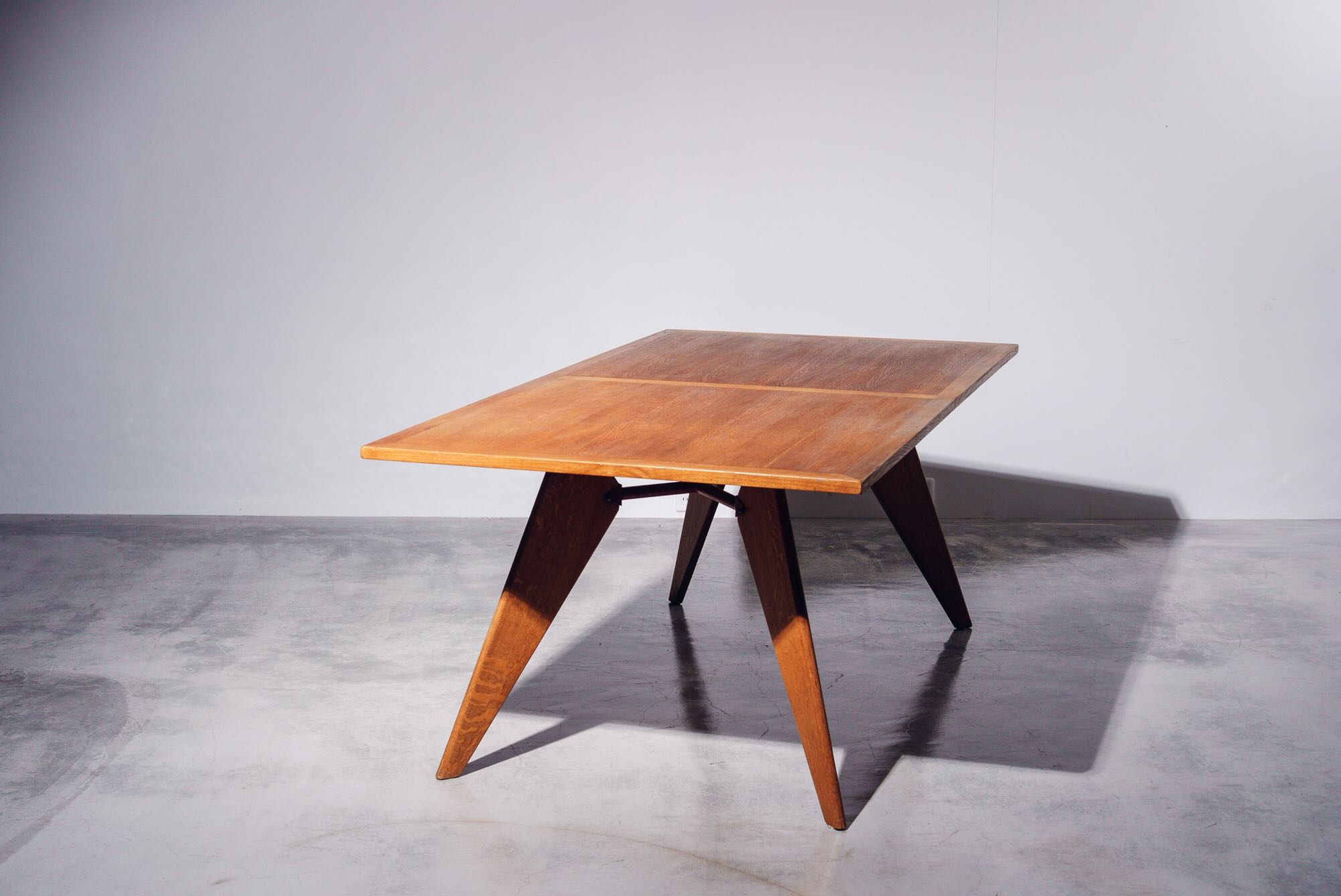 S.A.M. TS11 Table