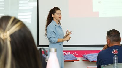 Estudantes de Medicina Recebem Pijamas Cirúrgicos