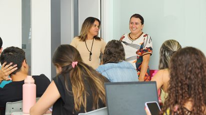 Estudantes de Medicina Recebem Pijamas Cirúrgicos