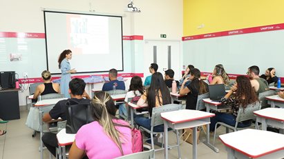 Estudantes de Medicina Recebem Pijamas Cirúrgicos