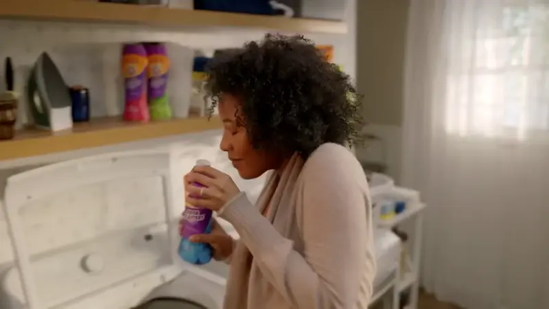 A swooping move with VFX around an actress doing laundry highlights the incredible smell of the new Arm and Hammer detergent.