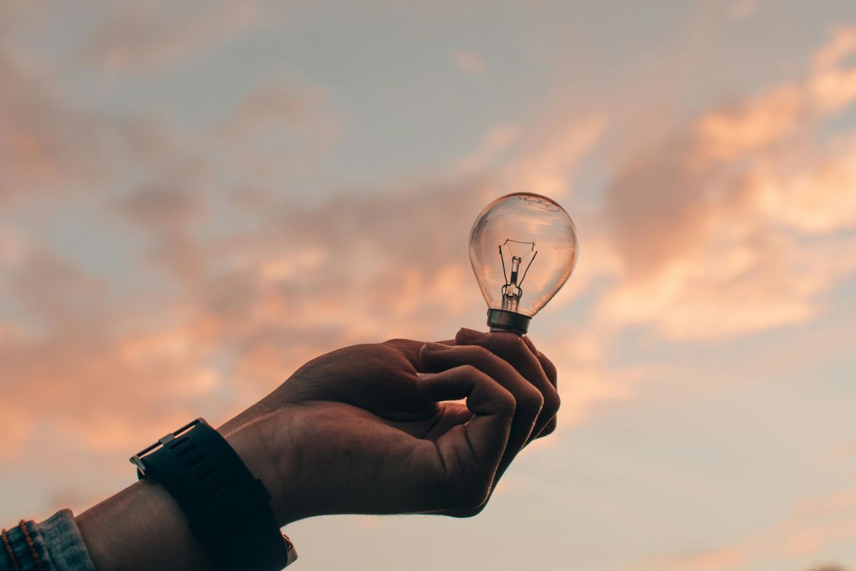 Maximizing Sales Performance with AI Chatbots