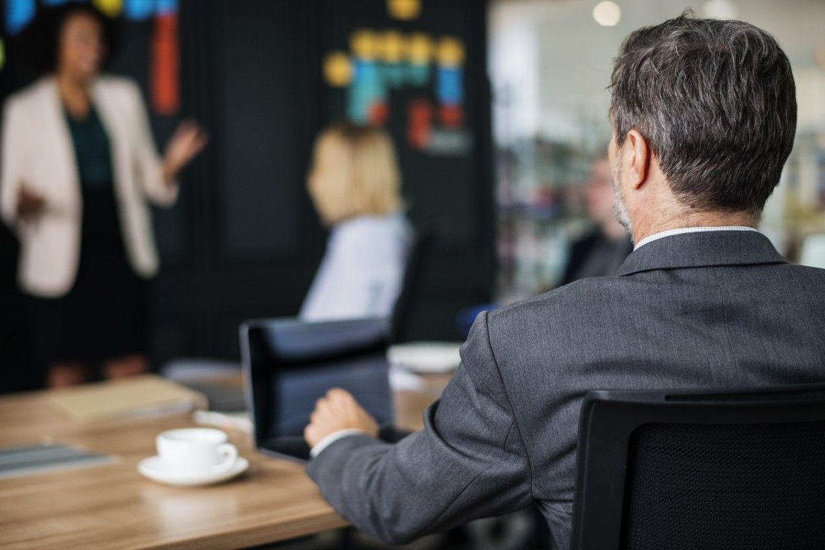 Navigating the Transition to AI-Powered Sales