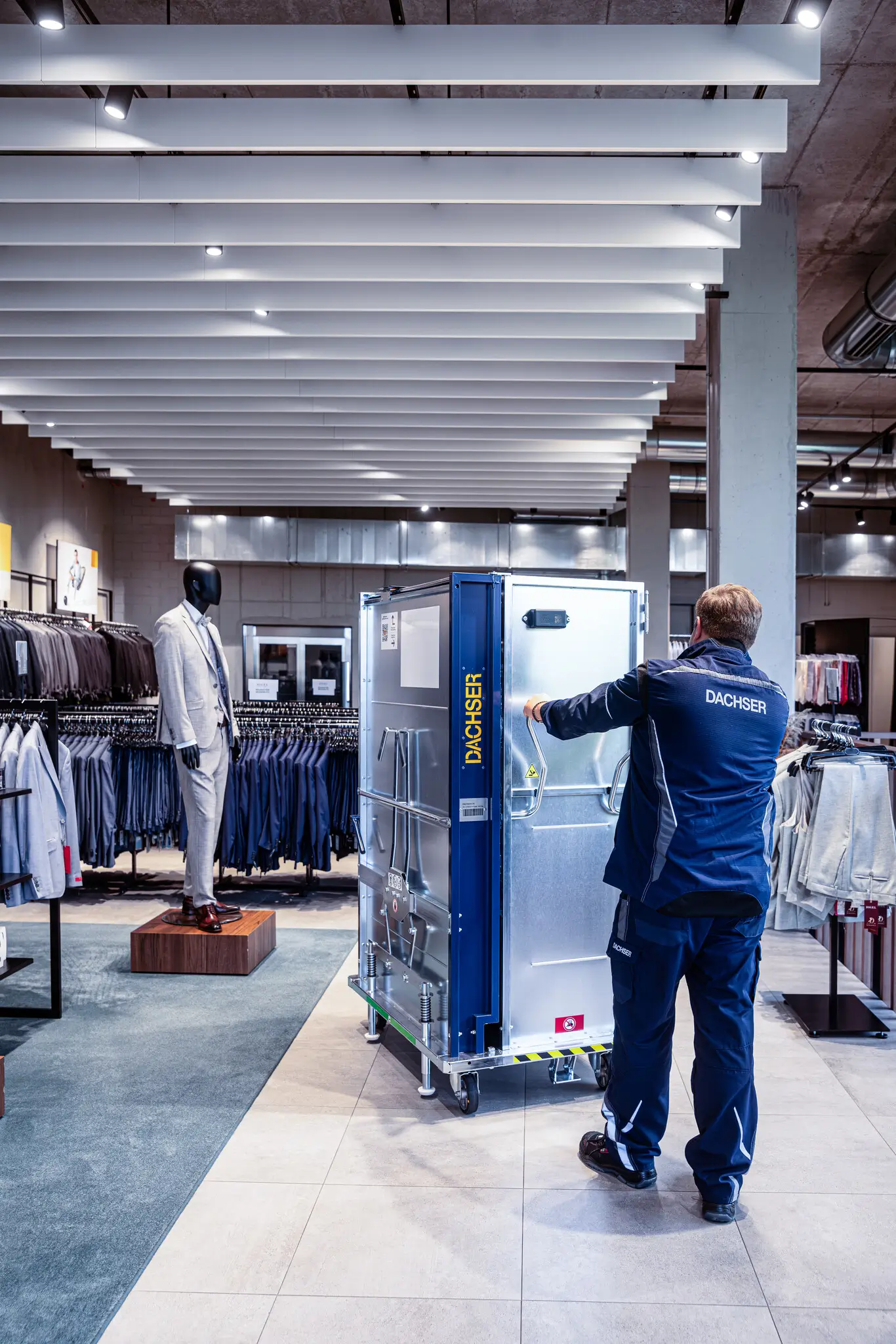 Die Retail Box ersetzt Einweg-Transportverpackungen durch eine nachhaltige Mehrweglösung, schützt sensible und hochwertige Waren zuverlässig und wurde dafür mit dem Deutschen Verpackungspreis 2025 in Gold in der Kategorie Logistik & Materialfluss ausgezeichnet. (Foto: DACHSER)