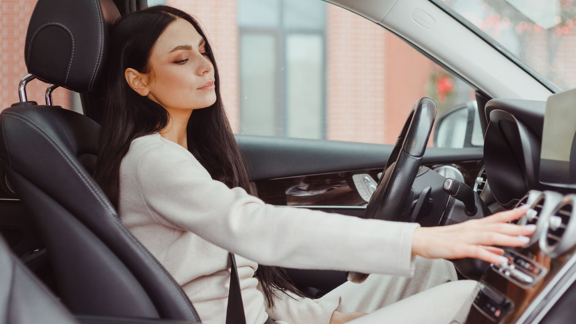 Vrouw in auto