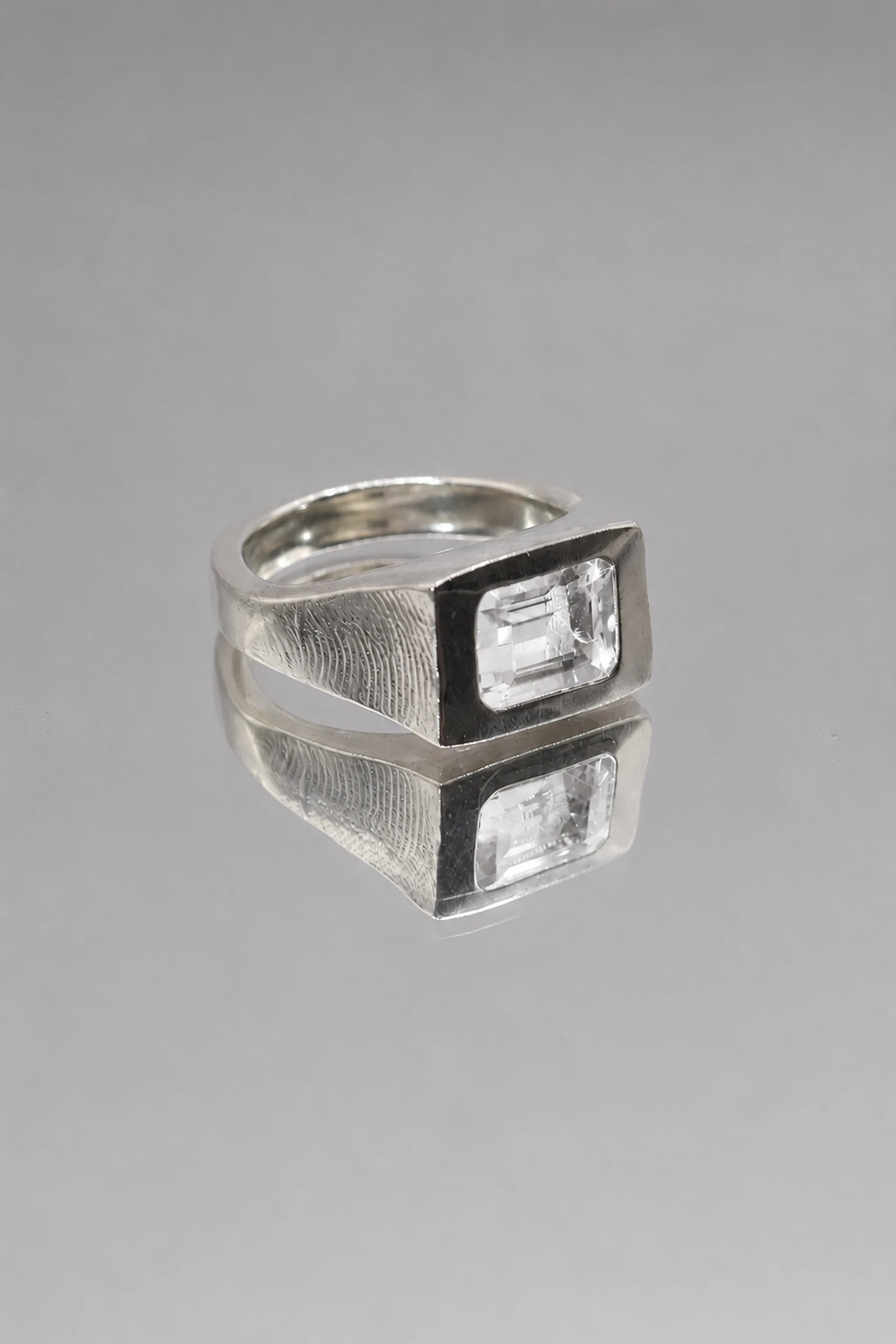 Lumen Ring . Silver