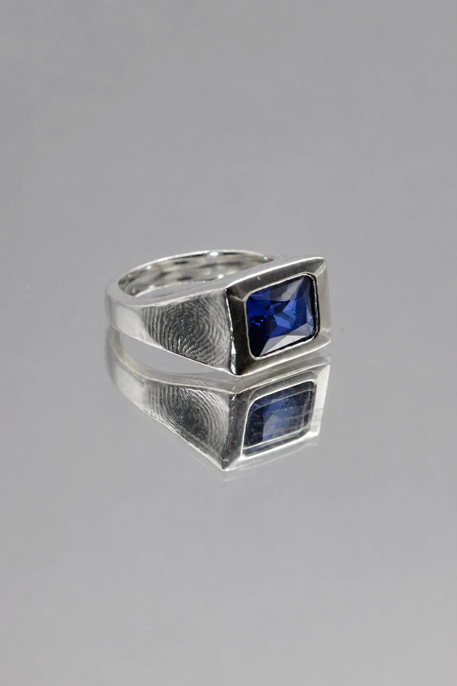 Lumen Ring . Silver