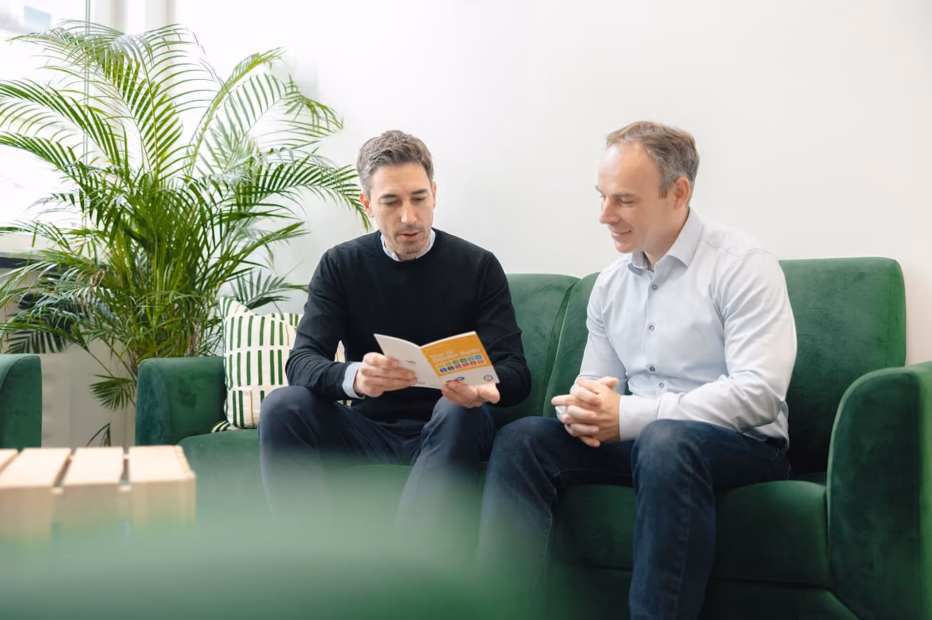 HSSE-Mitarbeitende von Kyon Energy im Gespräch