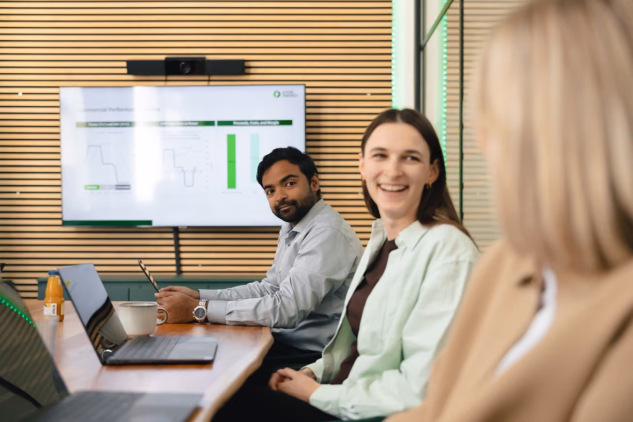 Asset-Management-Kolleginnen im Gespräch