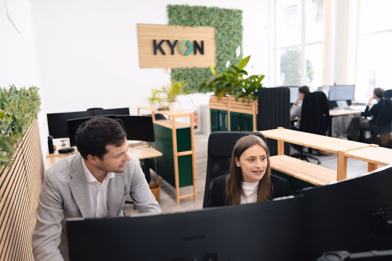 Asset-Management-Kolleginnen im Gespräch
