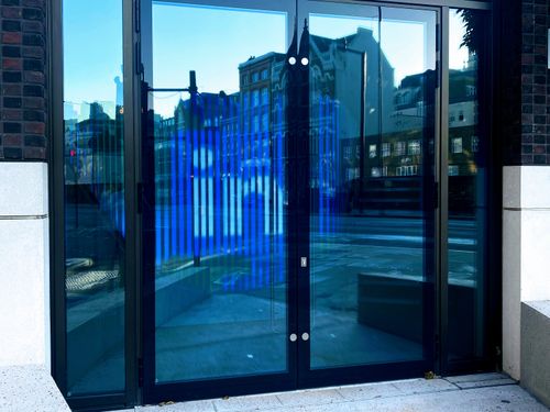 Missed relationship opportunities and trust erosion in B2B marketing on LinkedIn.