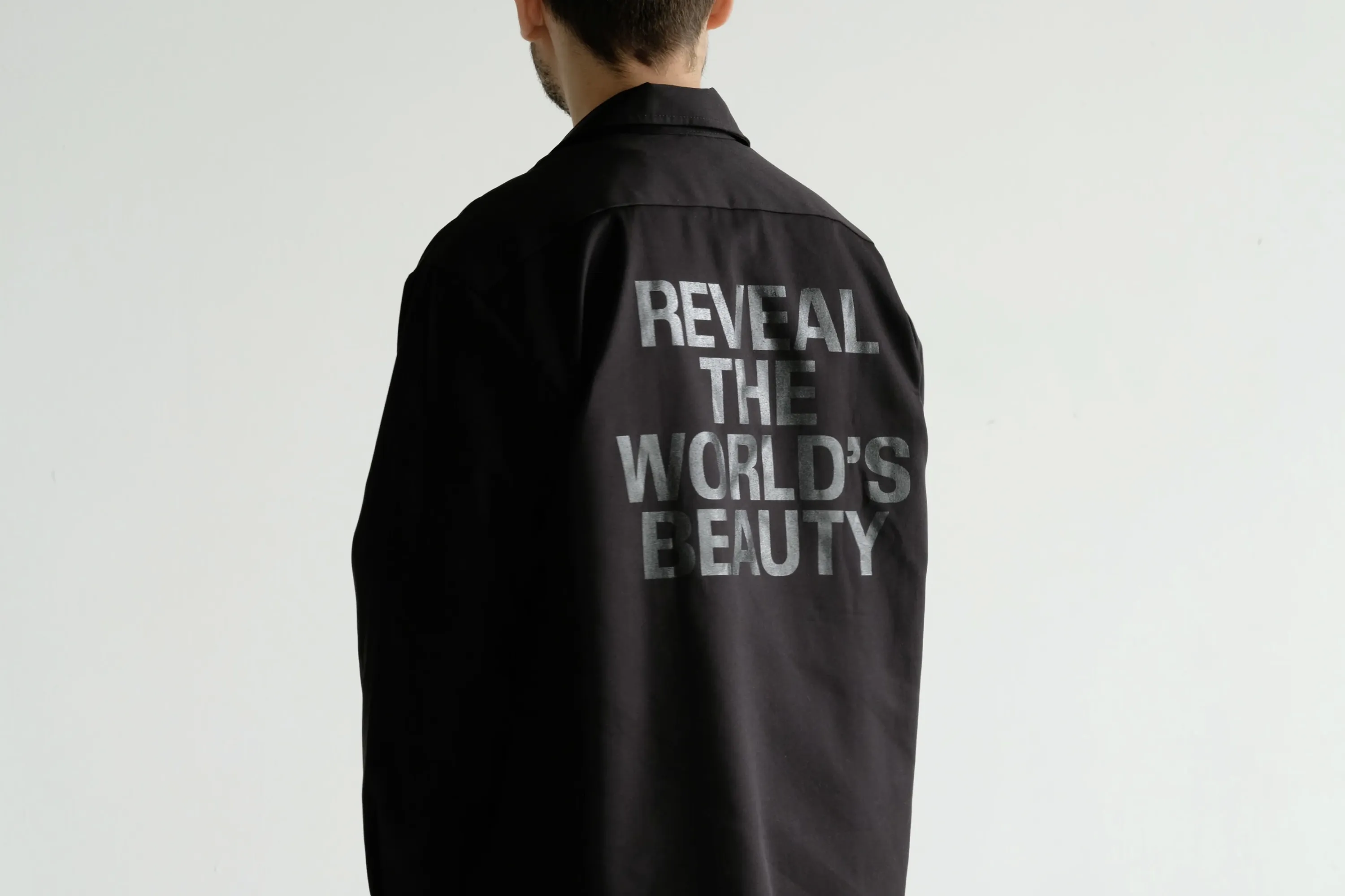 https://player.vimeo.com/progressive_redirect/download/969194385/rendition/1080p/principal-leloi-shirt%20%281080p%29.mp4?loc=external&signature=2387965c9a105436001dd200bd0be5ceb3c450cd9c42394d6b6da8de5181e030