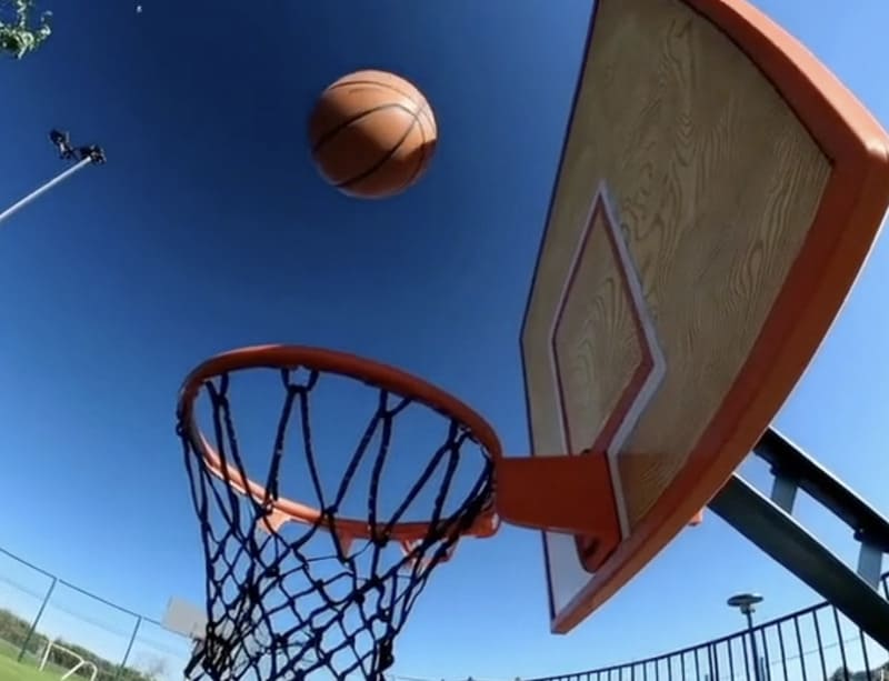 Exemple de Compréhension et simulation du monde physique de Sora 