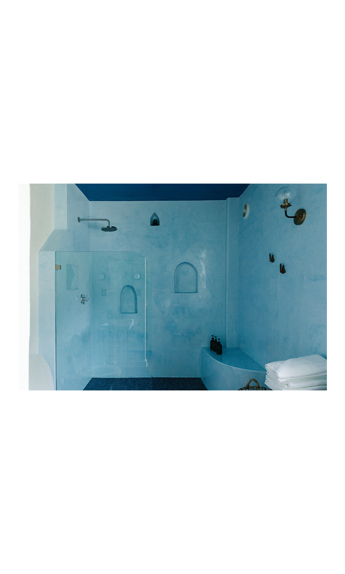 A beautiful blue Grecian shower