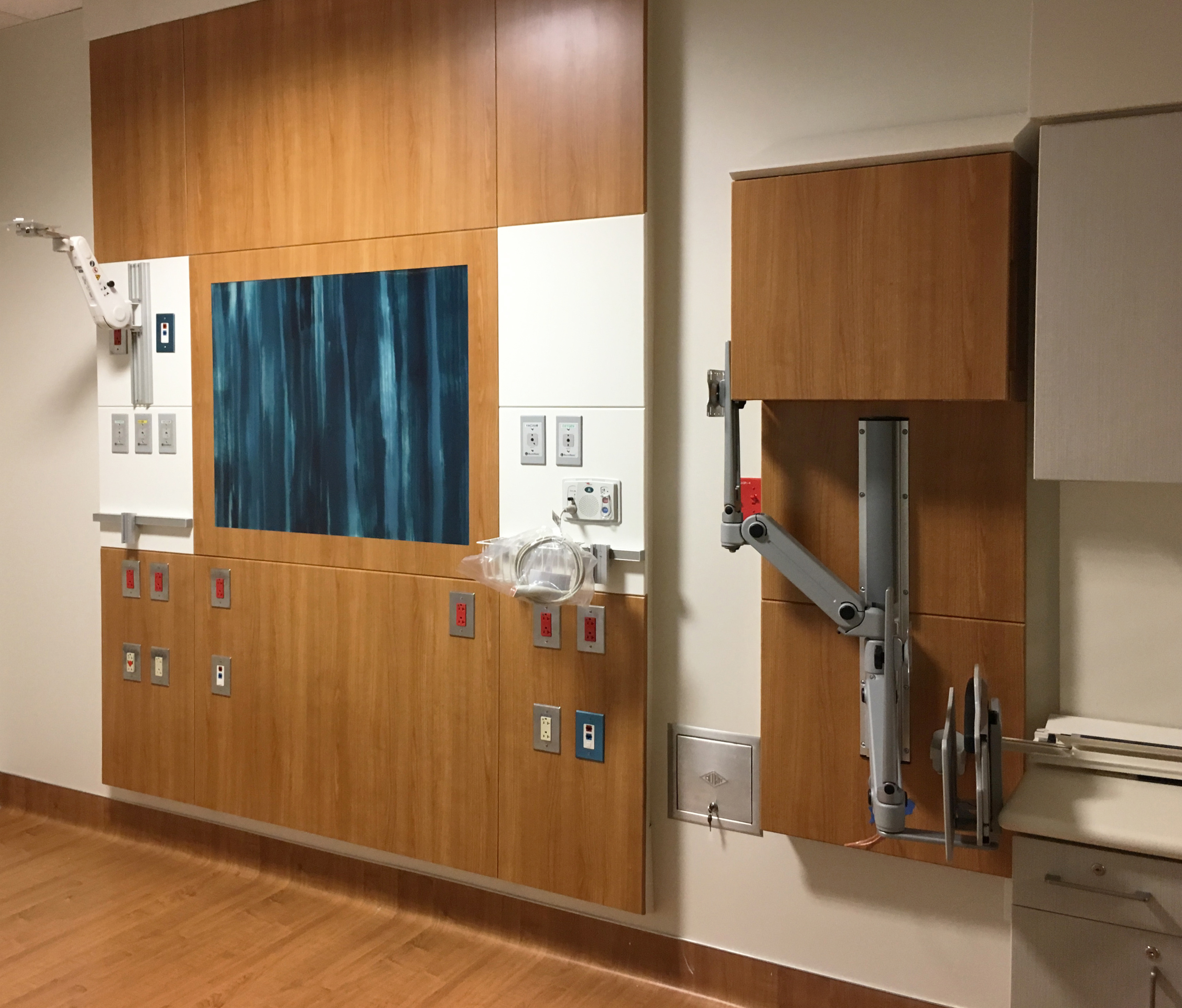 Herman Miller Compass Headwall by HSI