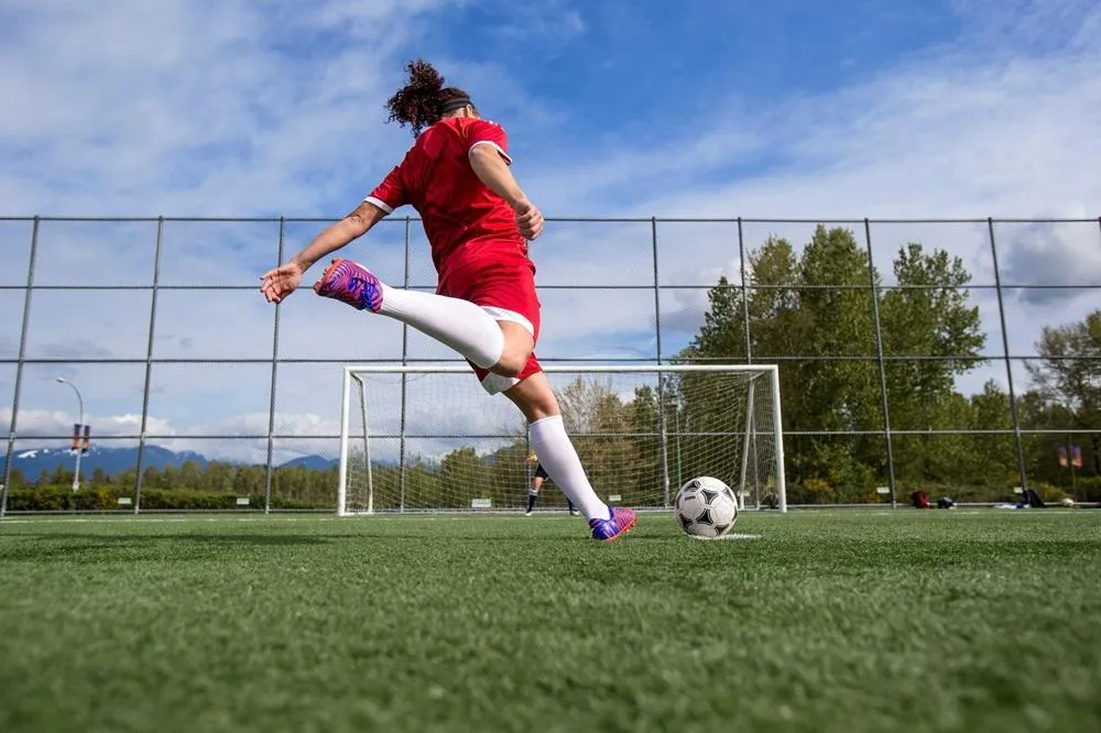Blog: Why are ACL injuries more common in females?
