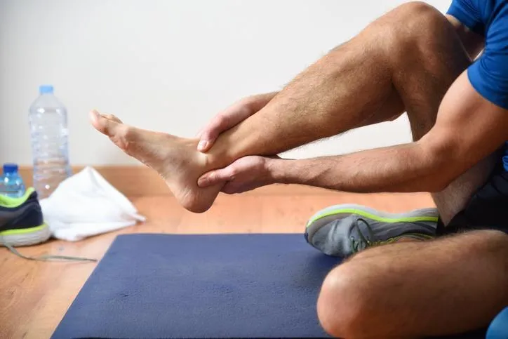 Blog:Is Your Ankle Hurting? If the Pain Is a Sprain, What Should You Do? A Detailed Explanation of the Signs of a Sprain and First-Aid Methods