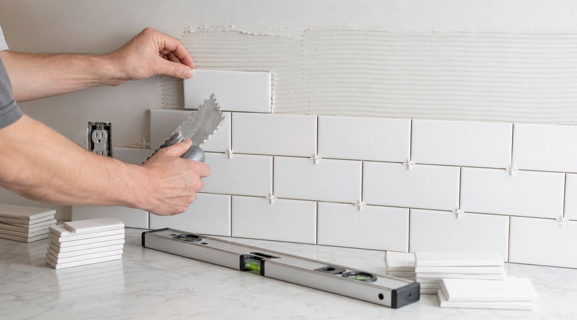 Your Complete Guide to a Flawless DIY Kitchen Backsplash Installation