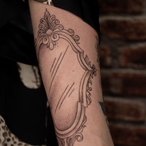 Tatouage miroir ancien par Luna Gregorutti